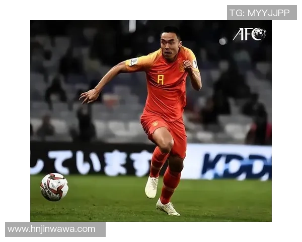 中国足球明星的崛起与荣耀：探寻最红球员背后的故事与成就