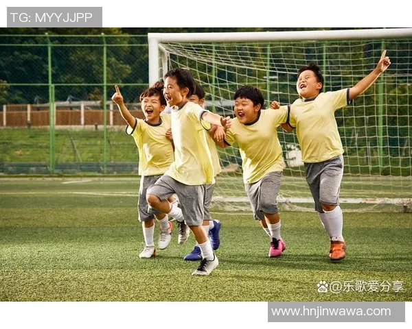 南湾足球：激情与梦想交织的绿茵场上演绎青春的无限可能