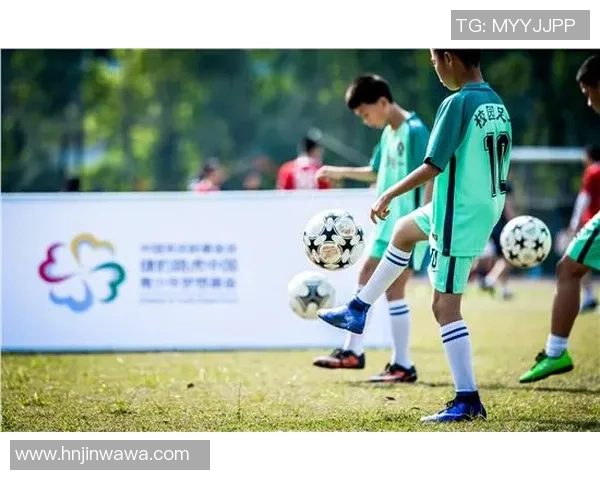 熊熙足球引领新风潮助力青少年成长与梦想实现的足球之路