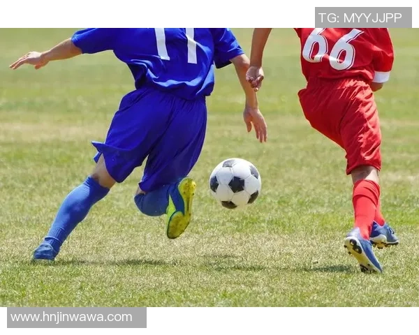 足球手插的魅力与技巧解析带你领略足球场上的精彩瞬间